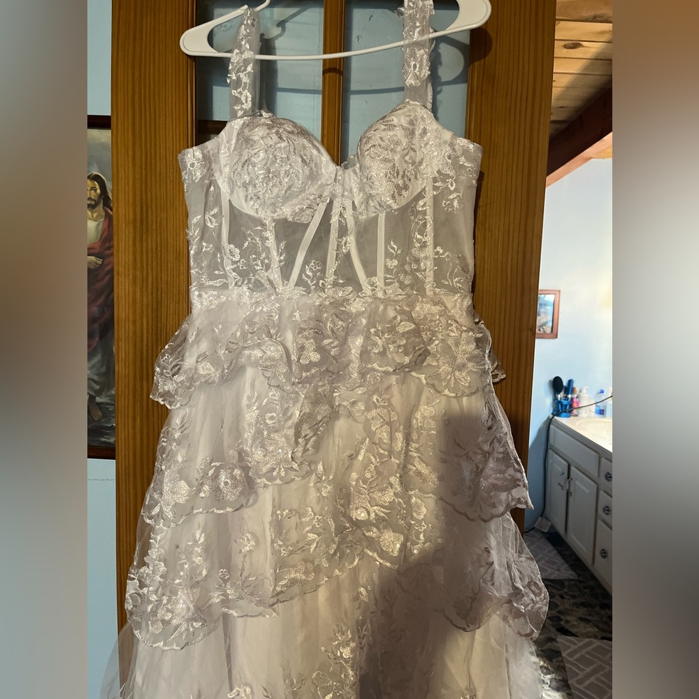 Elegant White Lace Evening Gown